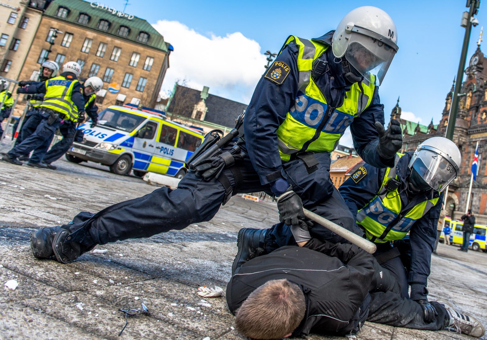 Våldsam polis: SDL 2013