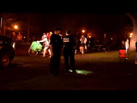 Montreal Police closing Park La Fontaine, April 10th, 2021