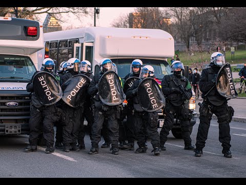 “Pro-mask, anti-curfew”: Police make arrests as Montrealers protest curfew 2021-04-19